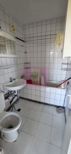 Apartament 3 camere de vanzare in Ploiesti, zona Cameliei